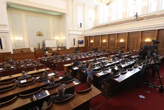 Галъп: До 8 партии влизат в парламента, две са на кантар
