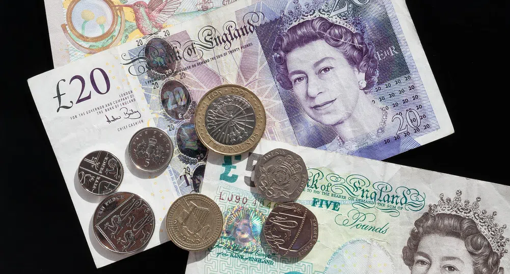 Британците се връщат към парите в брой заради инфлацията