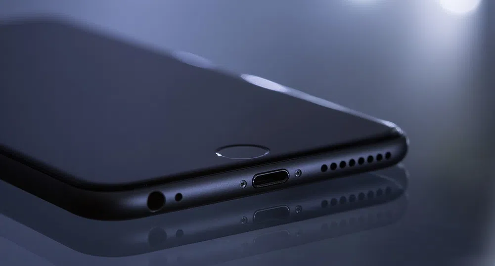 Apple оправя част от проблемите на iPhone XS със софтуерен ъпдейт