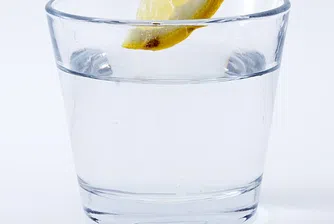 Мислите два пъти преди да сложите парче лимон във водата