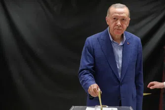 Ердоган издържа най-големия тест в политическата си кариера. Какво следва?