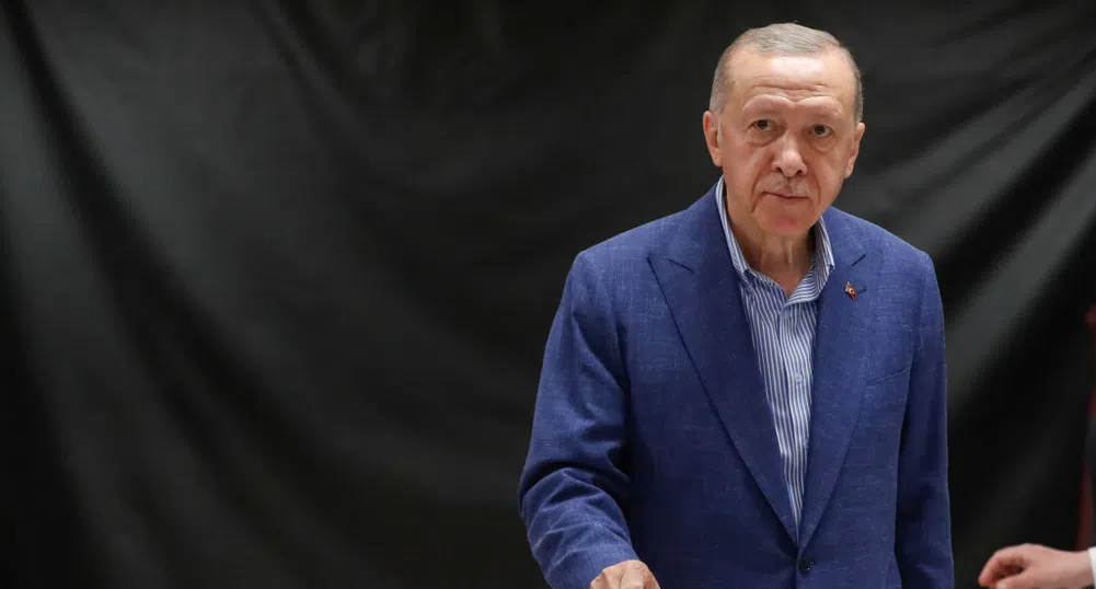 Ердоган издържа най-големия тест в политическата си кариера. Какво следва?