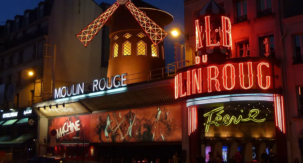 Парижкото кабаре Moulin Rouge отваря врати след 18-месечна пауза
