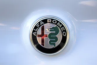 Alfa Romeo пуска SUV хибрид с NFT и блокчейн технология