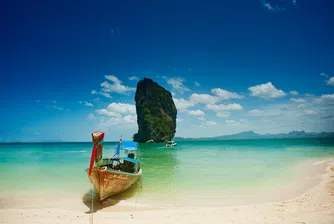 Чуждестранните туристи в Тайланд намаляват със 76.4% през март
