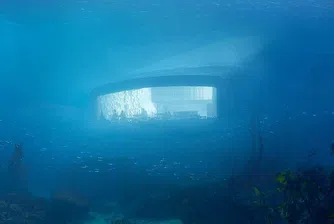 Първият подводен ресторант в Европа свързва морето и сушата