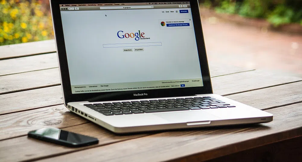 Google пуска алгоритъм за скриване на лични данни от рекламодателите