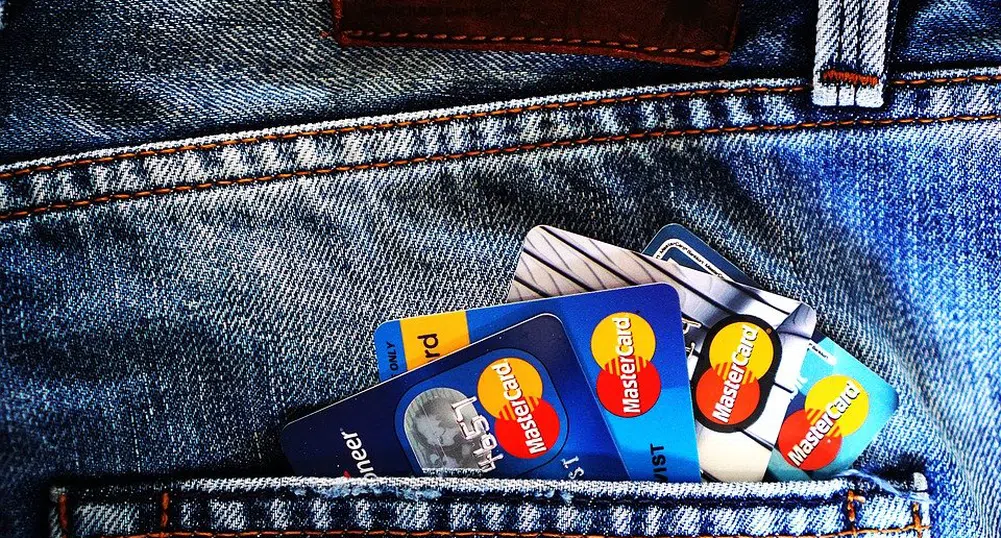 Все по-често плащаме с кредитни карти ежедневните си разходи