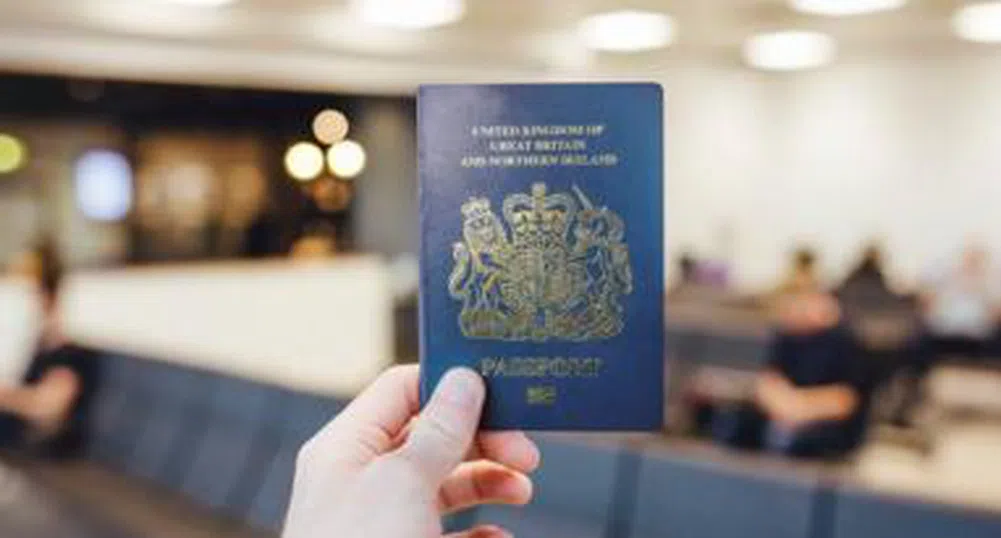 Познайте кой ще печата британските паспорти след брекзит?