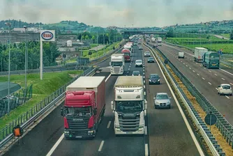 Спират камионите от магистралите в пиковите часове на 3, 6 и 12 септември