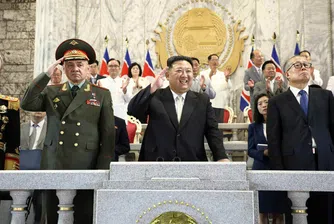 Ким Чен Ун показа новите си оръжия на Русия и Китай