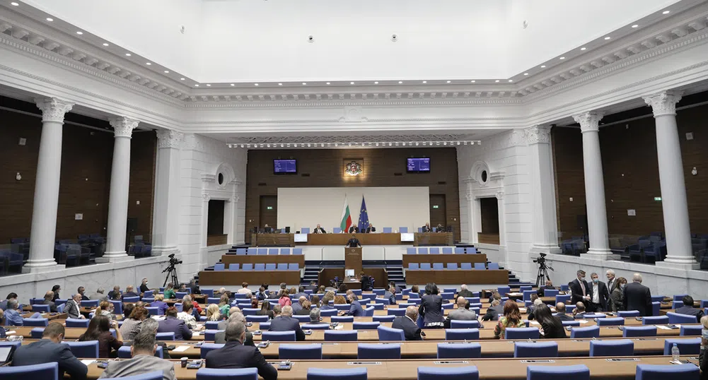 ГЕРБ призова Румен Радев да оттегли заявката си за втори мандат