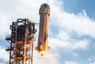 Джеф Безос излетя в космоса и се приземи успешно (ВИДЕО)