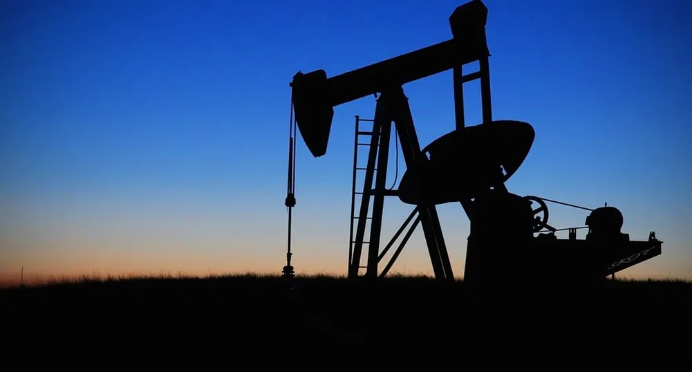 Ще продължи ли спадът в цените на петрола през 2019 г.?