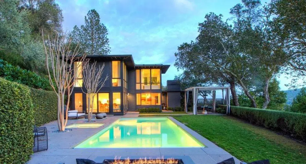 Губернаторът на Калифорния продава къща за близо 6 млн. долара