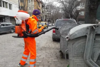Дезинфекцията на обществени места в столицата продължава