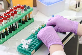 Изписаха една от първите заразени с COVID-19 у нас
