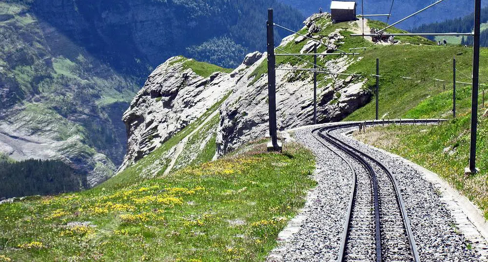 Айгерванд - жп гарата, издълбана в Алпите
