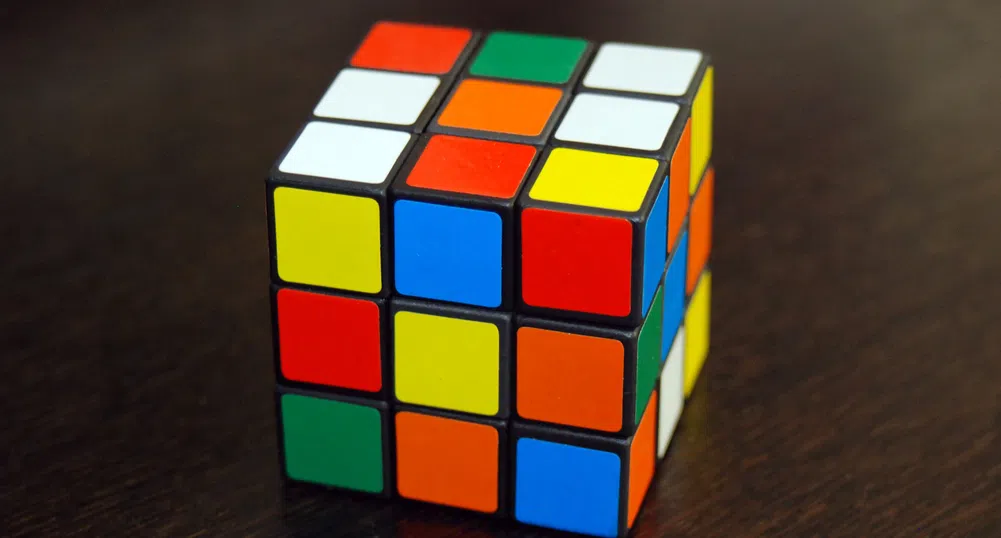 Алгоритъм нареди кубчето на Рубик за по-малко от секунда