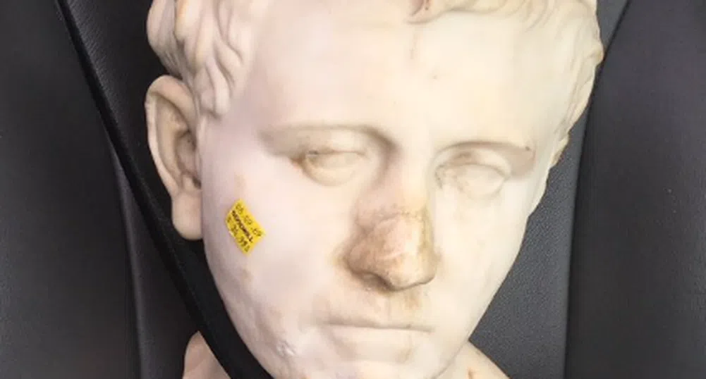 Американка си купи древна римска статуя за 35 долара