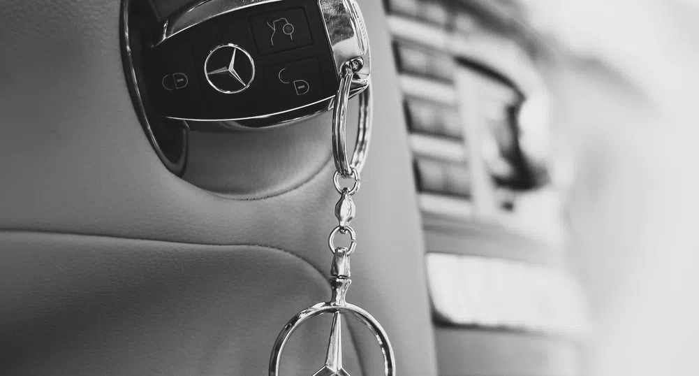 Спад в приходите и печалбата понижи акциите на Mercedes-Benz с над 6%