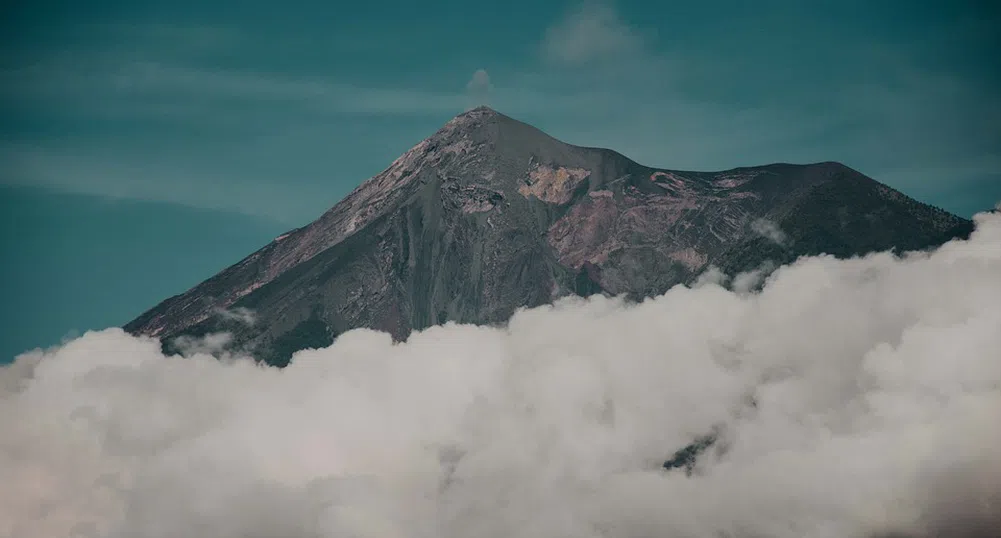 Изригна вулканът Фуего, посипа с пепел четири села (снимки)