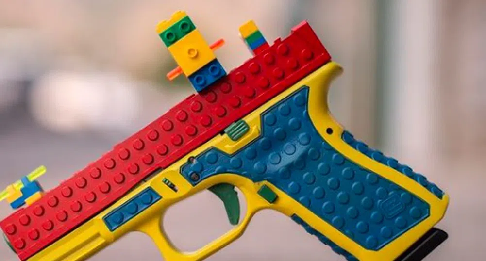 Пистолет, който прилича на играчка Lego, разбуни духовете в САЩ