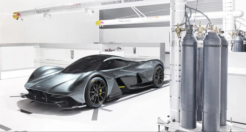 Нов Aston Martin ще прави 3D скан на тялото за шофьорското място