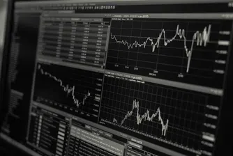 Азиатските борсови индекси отстъпват от рекордните си нива