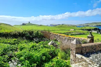 Шотландски остров с историческо имение и 200 овце се продава за 2 млн. евро