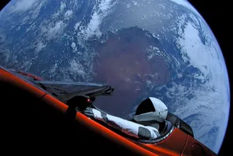 Къде се намира сега автомобилът, който Илон Мъск прати в Космоса?