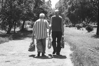 Къде в България възрастните хора взимат най-високи пенсии?