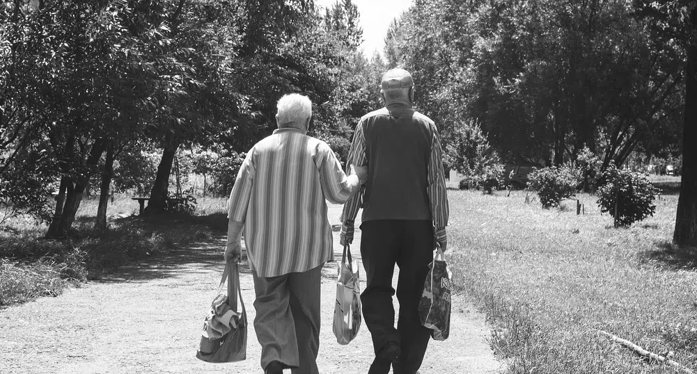 Къде в България възрастните хора взимат най-високи пенсии?