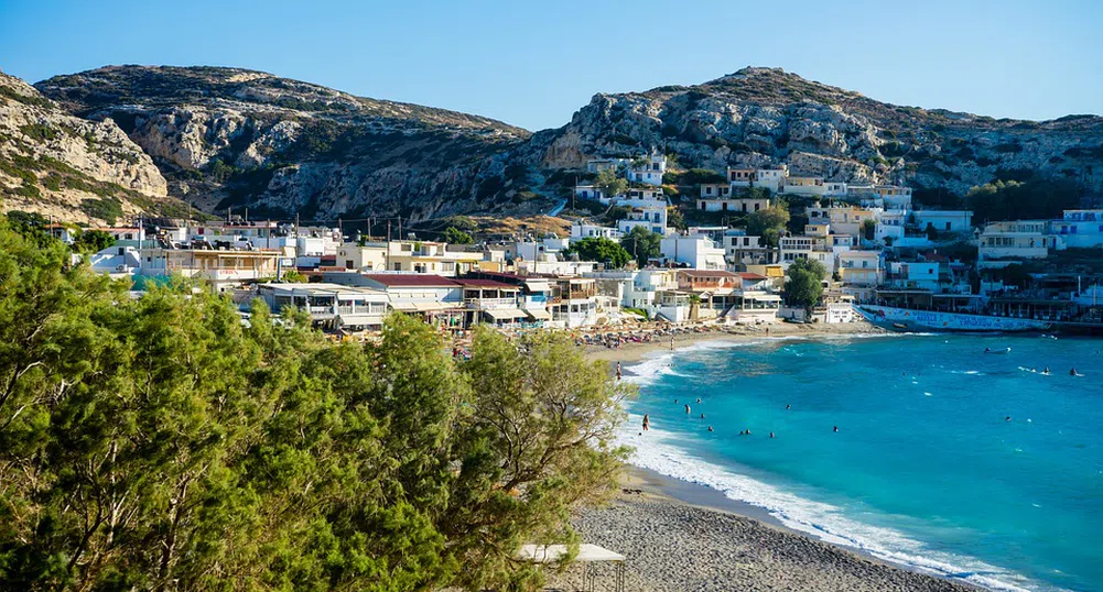 Най-засегнатият от труса на Крит град потъна с 15 см