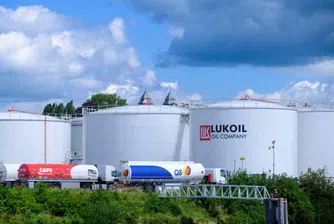 Лукойл предупреди, че рафинерията в Бургас може да спре работа
