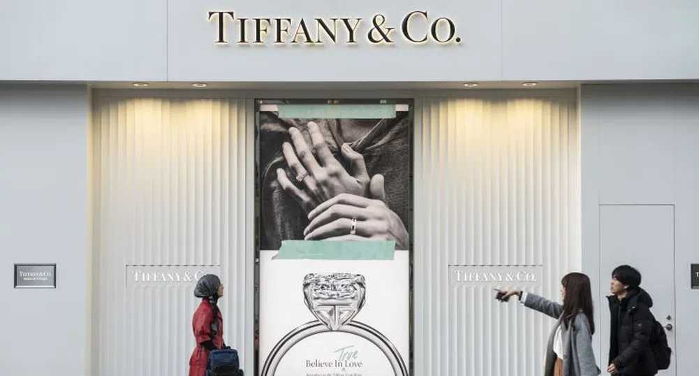 Кауза, пари, имидж: Защо няма „Черен петък“ за марки като Apple и Tiffany
