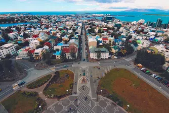 Вреди ли туристическият бум на малка Исландия?