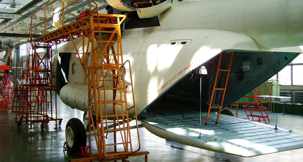 Държавата си върна ключов завод за ремонт на летателна техника
