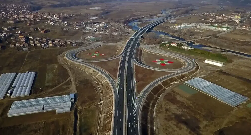 Ето как изглежда новият участък на автомагистрала Струма (видео)