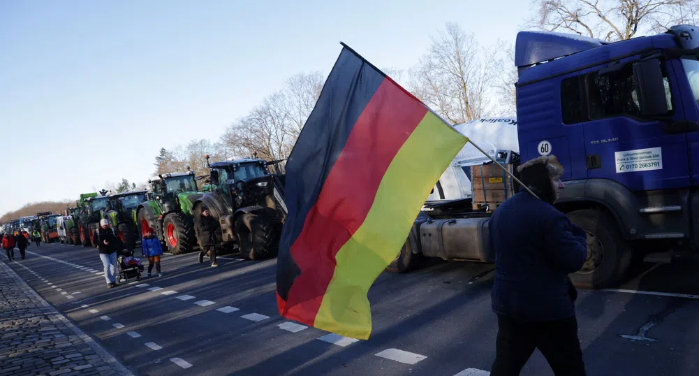 Фермерски протести с трактори предизвикаха хаос в Германия