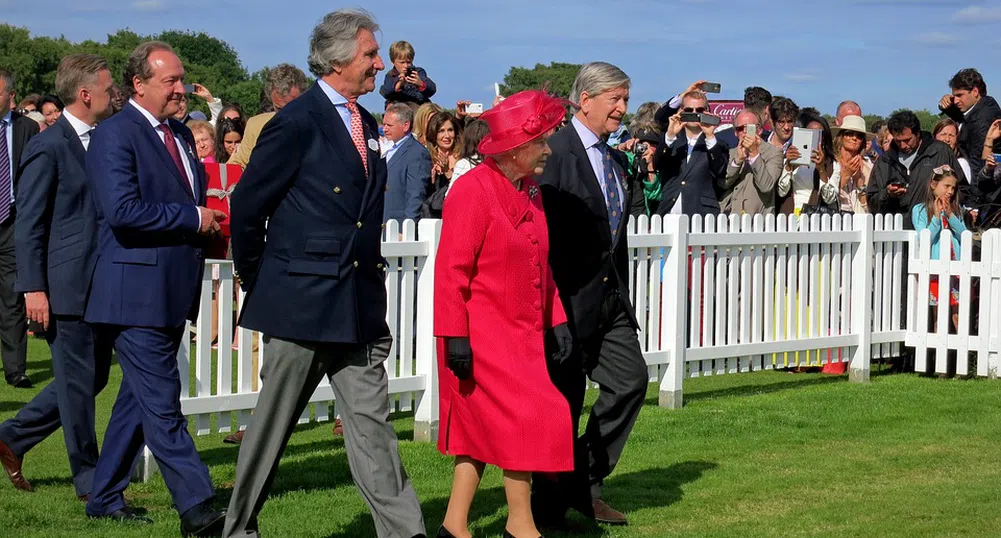 Колко харчи за пътувания британското кралско семейство?