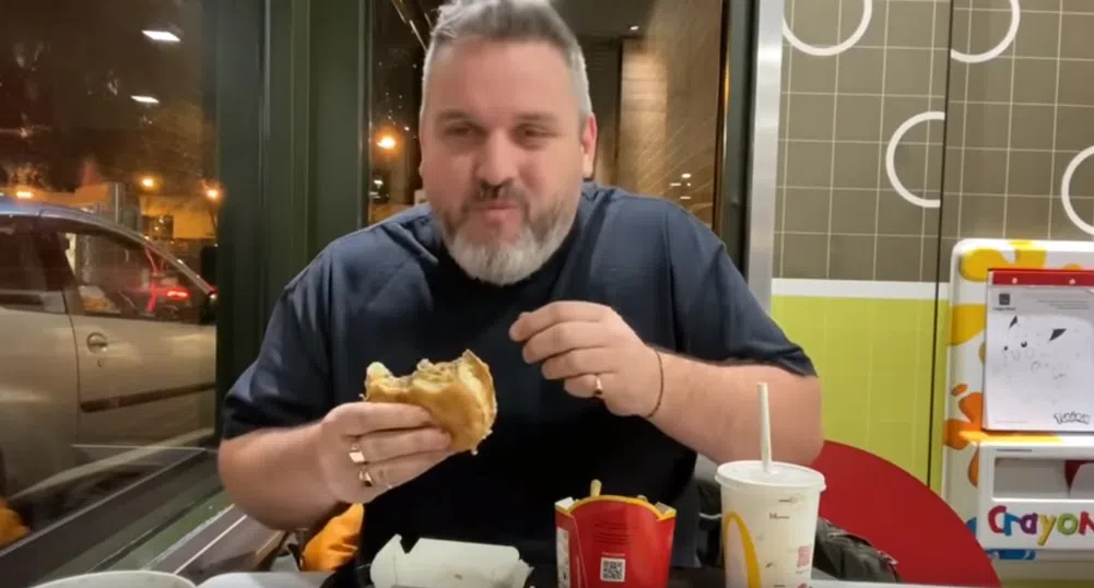 Британец зарови Big Mac, 14 месеца по-късно го изяде