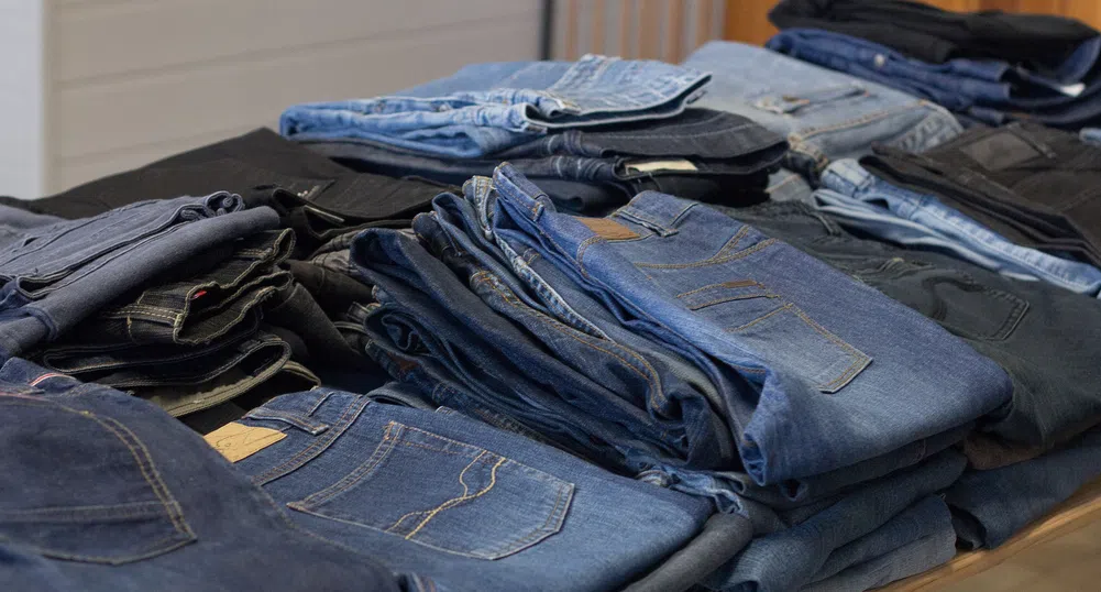 Търговията с дрехи втора употреба забуксува по време на пандемията