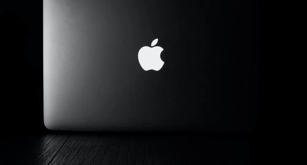 Десетилетие след смъртта на Джобс: Замени ли Apple магията с печалбата?