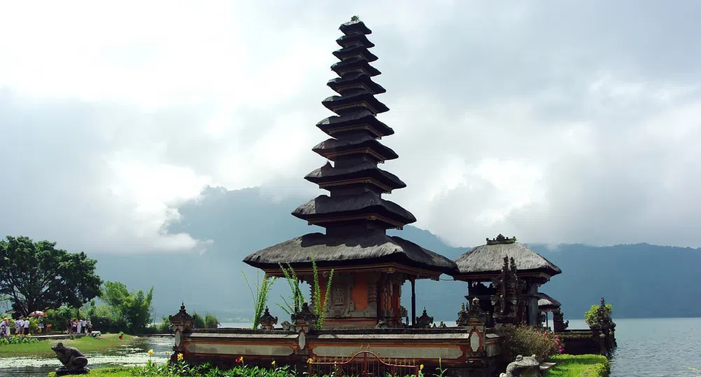 Отменят полети до Бали заради вулкана Агунг