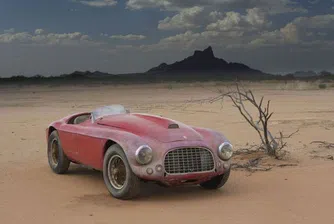 Уникални автомобили, захвърлени в пустинята