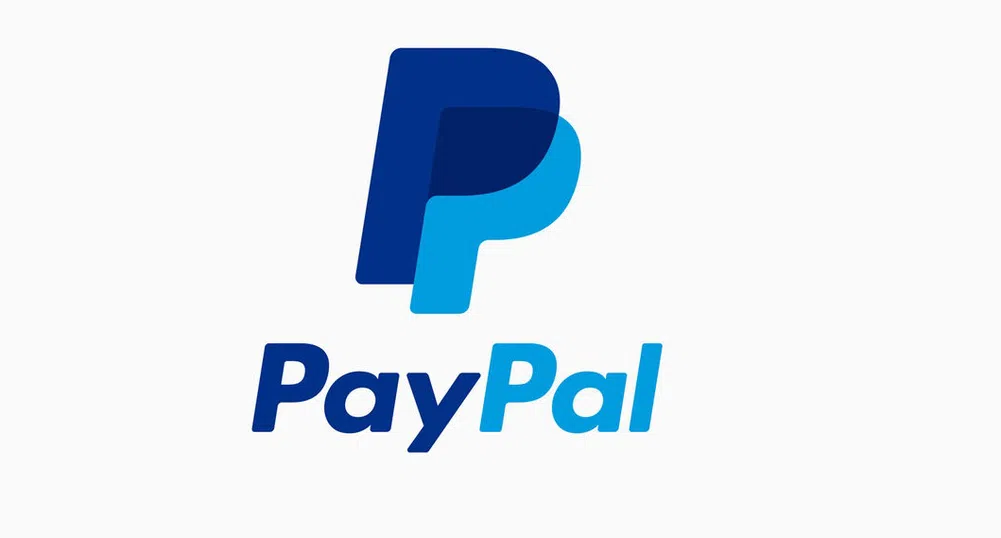 PayPal спира плащанията към модели в PornHub