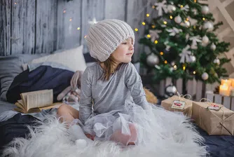 Какви подаръци получават децата по света за Коледа?