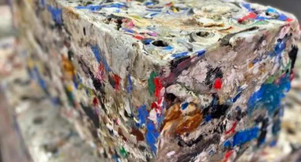 Този стартъп превръща планини от пластмасови отпадъци в строителни блокчета