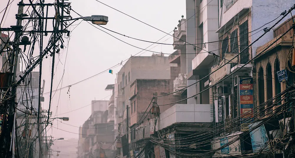 Въздухът в Ню Делхи толкова мръсен, че самолети не могат да кацат
